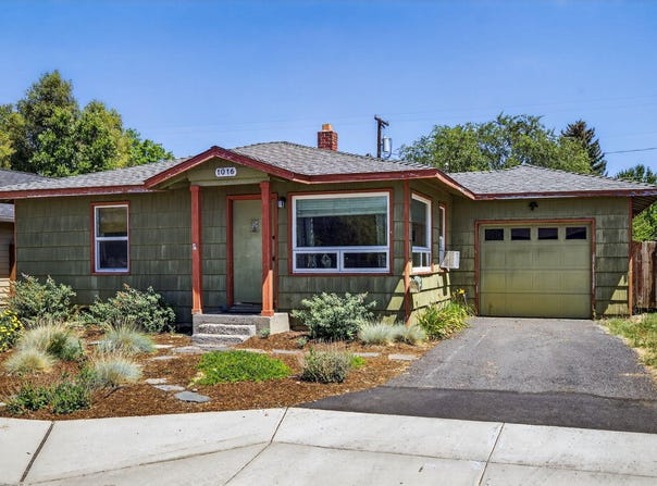 1016 SW 12th Street, Redmond, OR 97756