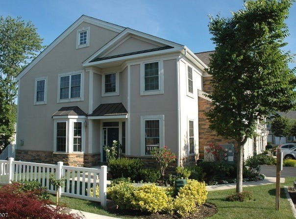 252 Levinberg Ln, Wayne Twp., NJ 07470-4076