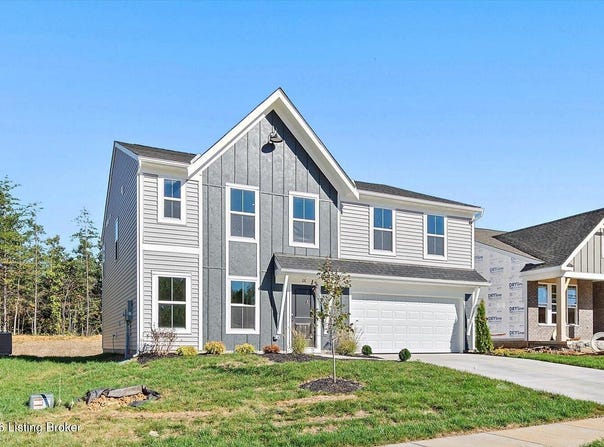 68 Hearthstone Ln, Radcliff, KY 40160