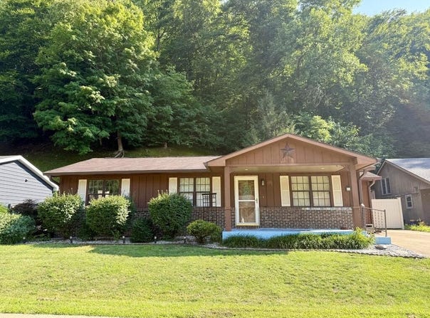159 W Keyser Heights, Pikeville, KY 41501