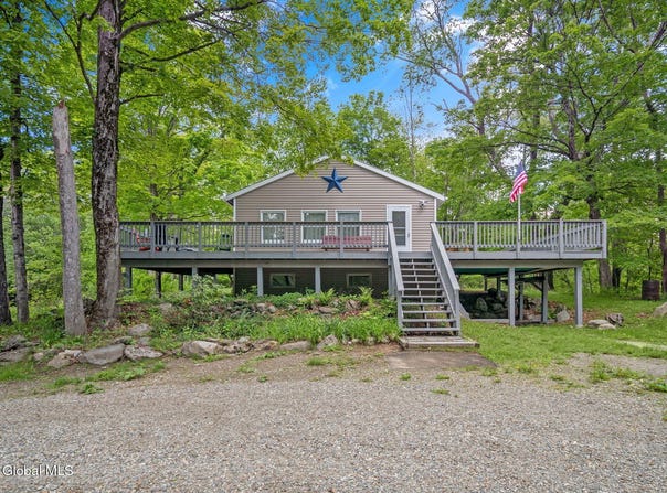 633 Moore Hill Road, Stephentown, NY 12168