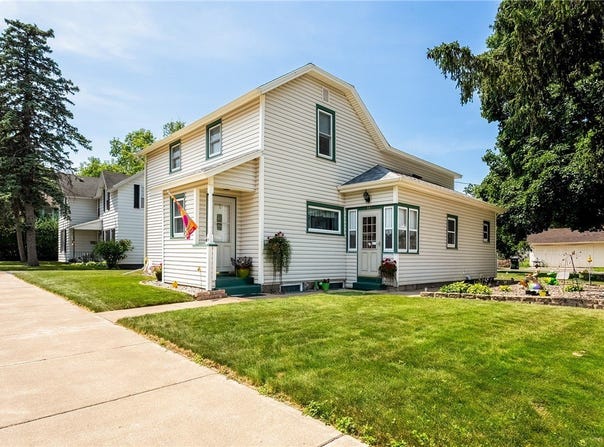 118 W Birch Street, Chippewa Falls, WI 54729