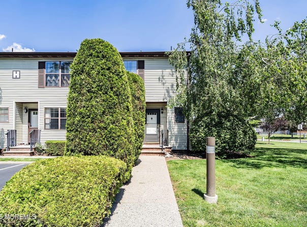 711 Orlando Street, Edison, NJ 08817