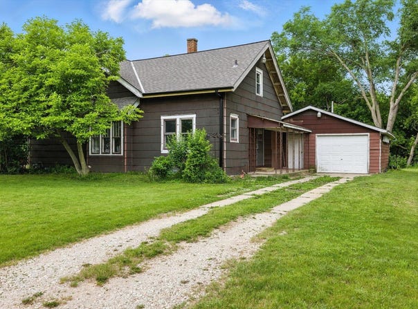 9605 S Burrell St, Oak Creek, WI 53154