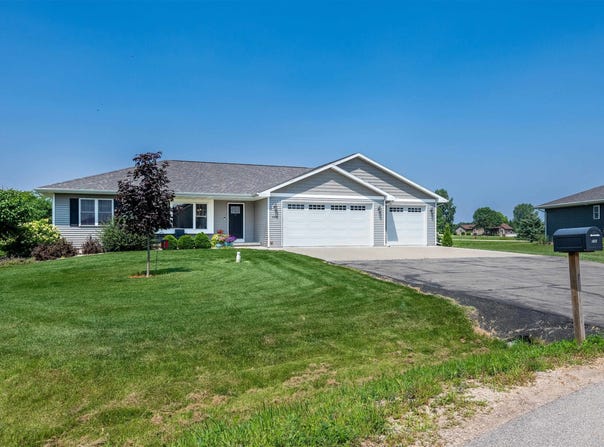 5350 Buttke Court, Omro, WI 54963
