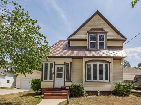 213 Prospect Street, South Haven, MI 49090