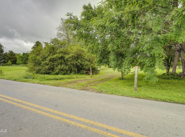 River Road, Elizabethton, TN 37643