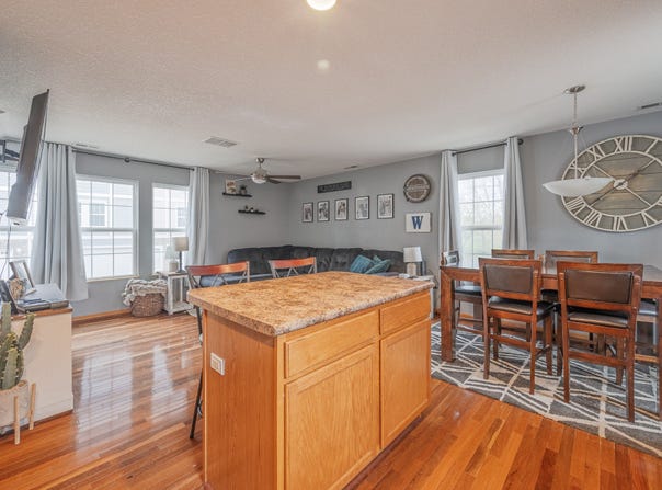 1133 Keystone Lane, Pleasant Hill, IA 50327