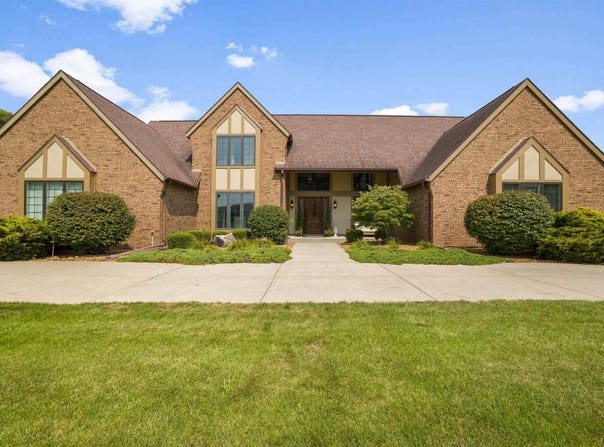 3800 Augusta Lane, Elkhart, IN 46517