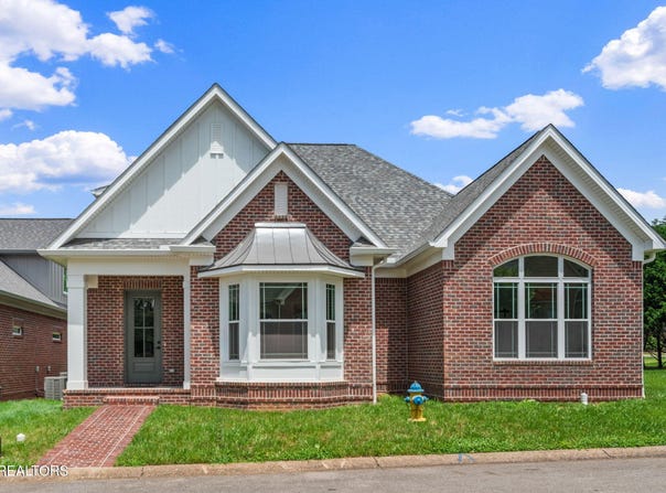 87 Royal Troon Circle, Oak Ridge, TN 37830