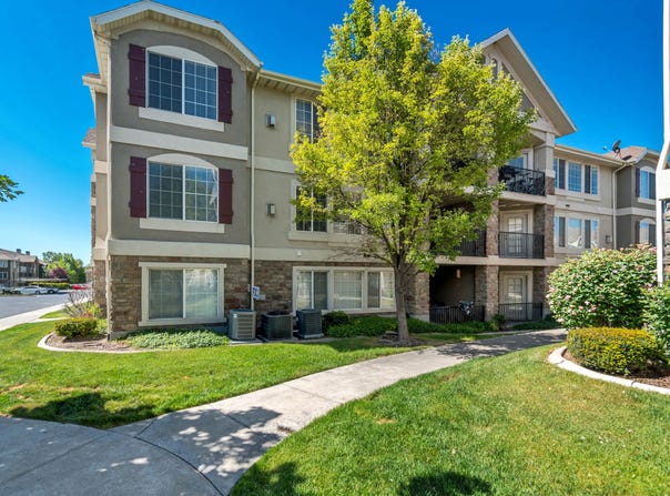 123 N ROMNEY Ln, Pleasant Grove, UT 84062