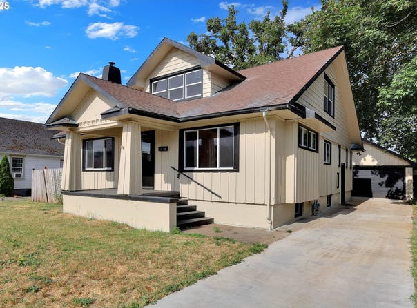 311 N 9TH ST, Cottage Grove, OR 97424