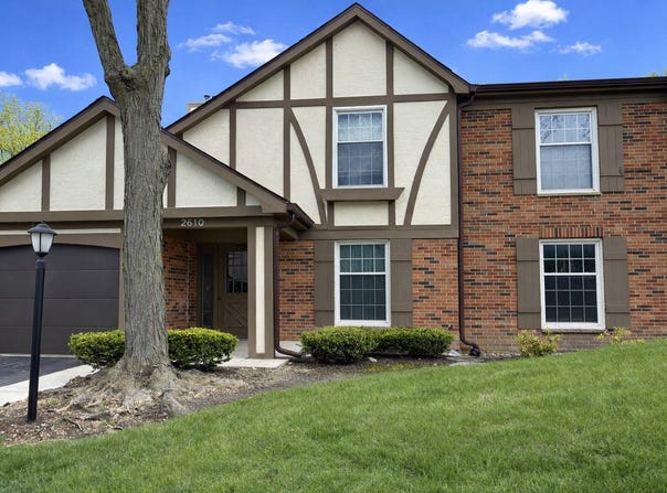 2610 Northampton Drive, Rolling Meadows, IL 60008