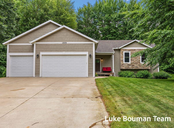 13274 Stoneway Court, Nunica, MI 49448