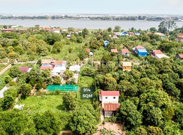 Koh Dach, Chroy Changvar, Phnom Penh