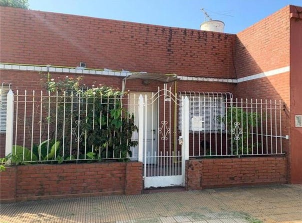 Conscripto Bernardi 10, Temperley - Este - Gran Bs. As. Sur, Buenos Aires