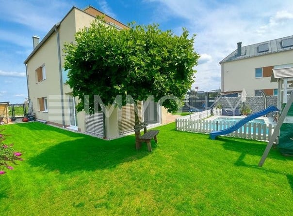 Ansfelden, Upper Austria 4052