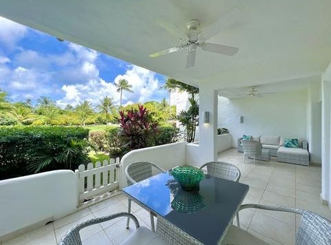 Glitter Bay, Porters, Saint James