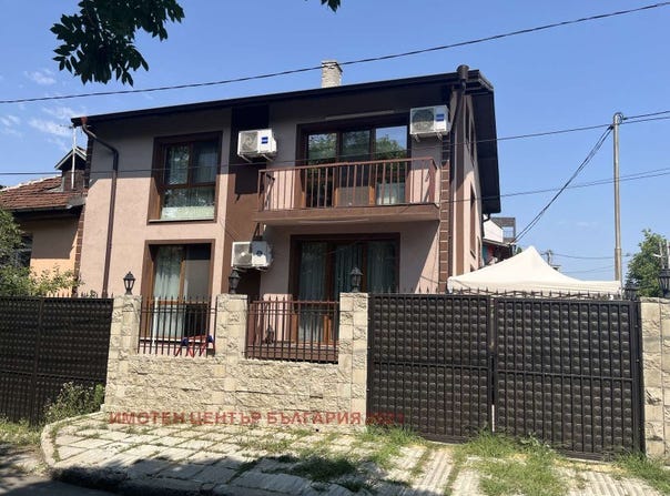 Триъгълника, ул. Мара Белчева/Triagalnika, ul. Mara Belcheva, София, Sofia City Province 1220