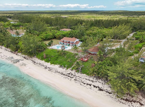 UNIQUE VILLAGE, Eleuthera, 