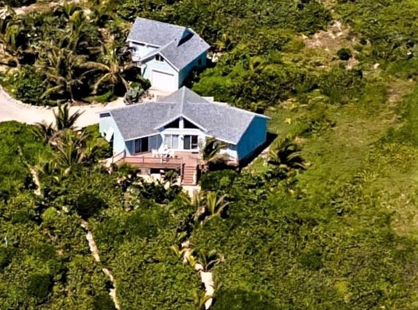 MILEY BEACH FRONT HOME, Long Island, 