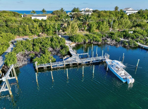 DOCK ON NIGH CREEK, Abaco, 