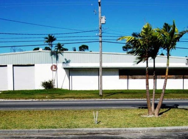 QUEENS HIGHWAY, Grand Bahama/Freeport, 