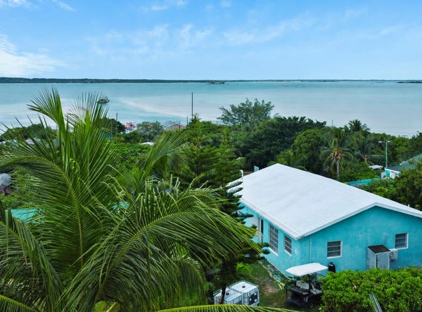 DUNMORE ST., Eleuthera, Eleuthera