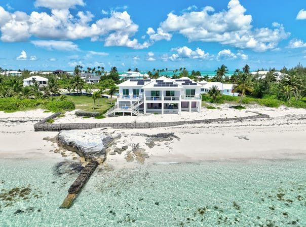 SUZIES ROCK, Abaco, 