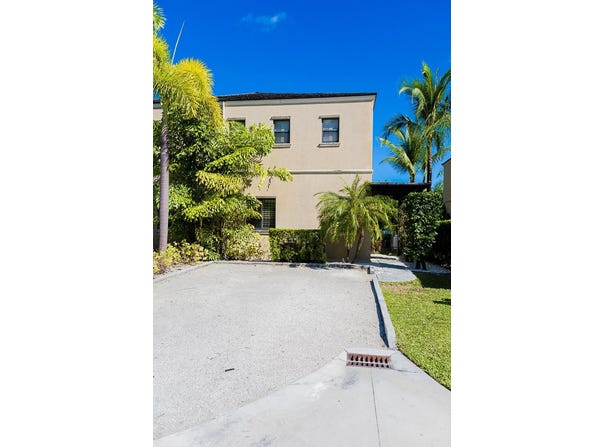 TURNBERRY TOWNHOUSES unit: 28, New Providence/Paradise Island, New Providence/Paradise Island