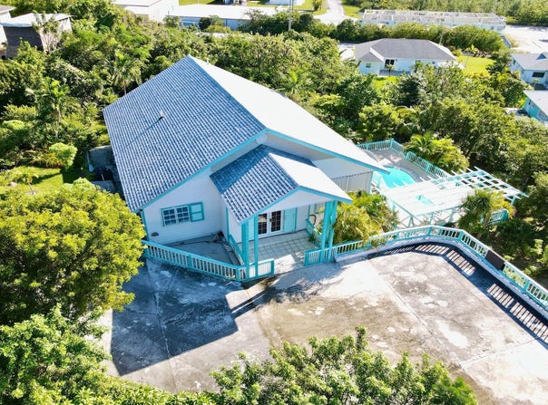 HIDDEN HILLSIDE, Abaco, 