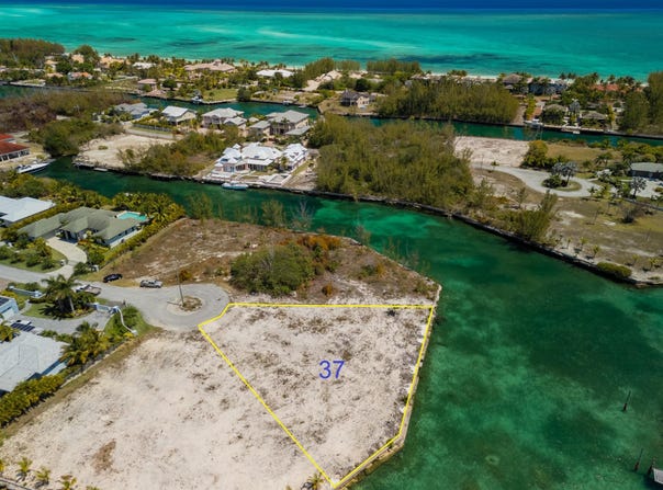 37 PIKES CLOSE, Grand Bahama/Freeport, 