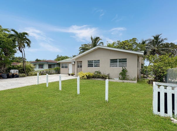 446 GOLDEN GATES #2, New Providence/Paradise Island, 