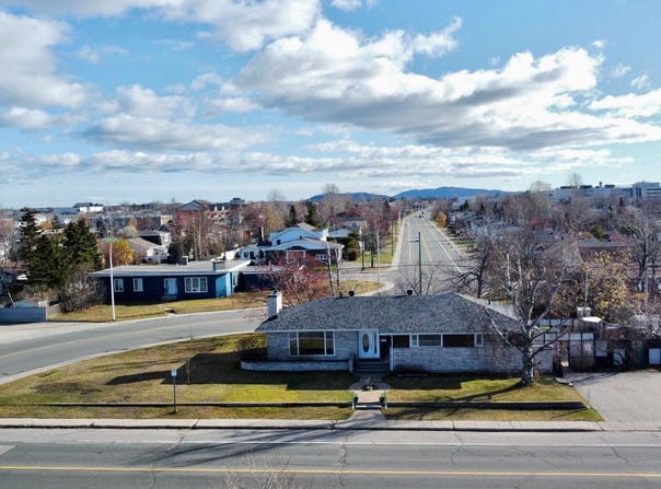 120 Rue Smith, Sept-Îles, Quebec G4R3W5