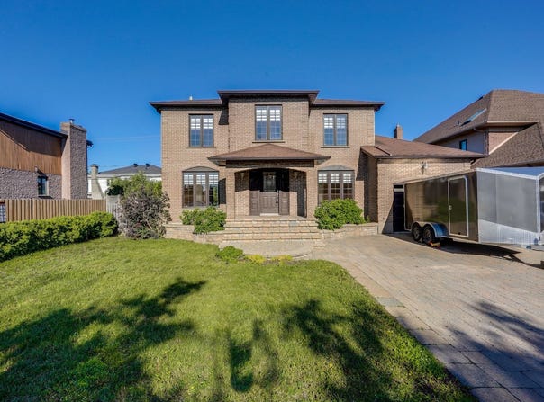 1890 Rue Rigaud, Brossard, Quebec J4X2J8