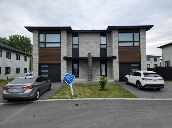 83 Rue Pierre-Dionne, Salaberry-de-Valleyfield, QC J6S0P7, CA, Salaberry-de-Valleyfield, Quebec J6S0P7