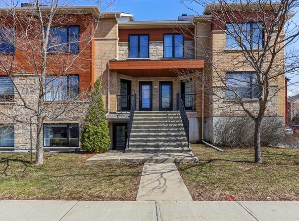 6110 Rue de Lancaster, Brossard, Quebec J4Y0M8