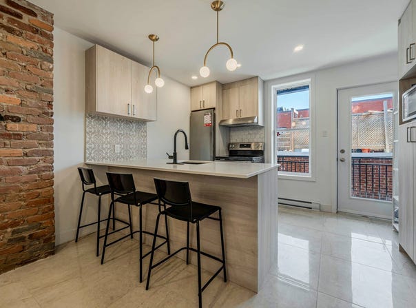 8087 Rue Lajeunesse, Montréal, Quebec H2R2J7