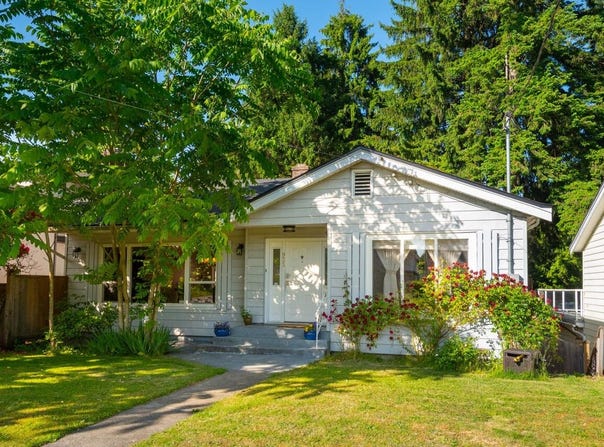 933 Fifth Street, New Westminster, British Columbia V3L 2Y5