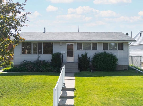 10751 164 ST NW, Edmonton, Alberta T5P3S1