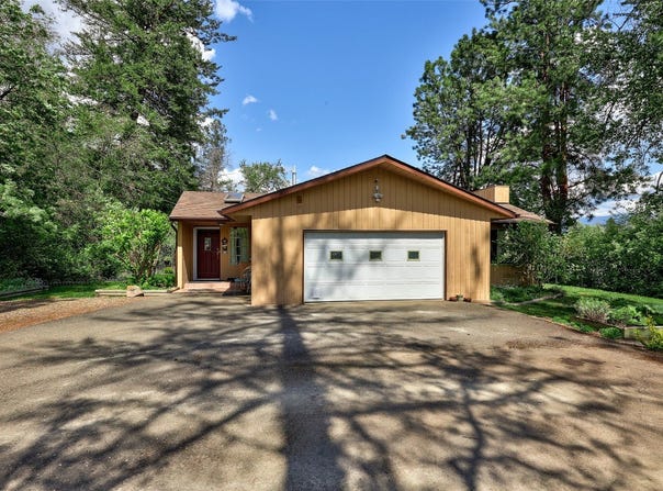 4611 Westsyde Road, Kamloops, British Columbia V2B 8N3