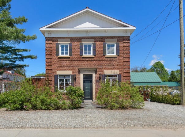 596 Rue Main, Bury, Quebec J0B1J0
