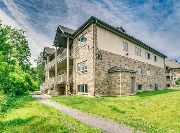 30 Rue de Munich, Aylmer, QC J9J1N3, CA, Aylmer, Quebec J9J1N3