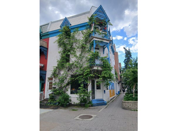 4028 Av. Laval, Montréal, Quebec H2W2J2