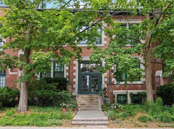 202 - 110 Hepbourne Street, Toronto, Ontario M6H1K5