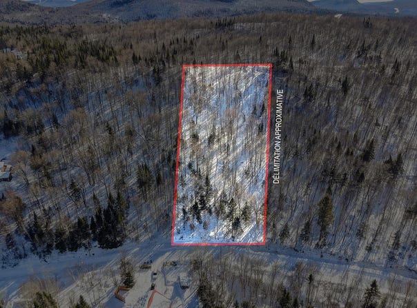 Ch. du Lac-Élan, Saint-Donat, Quebec J0T2C0