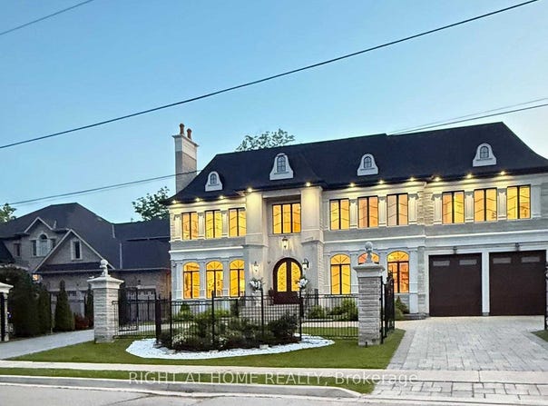 10 Yongeview Avenue, Richmond Hill, Ontario L4C7A4
