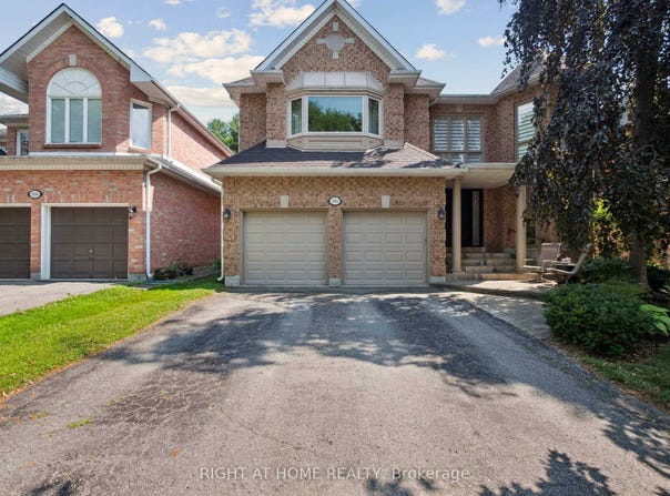 100 Carlyle Crescent, Aurora, Ontario L4G6P7