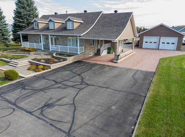 374 Route 138, Saint-Hilarion, Quebec G0A3V0