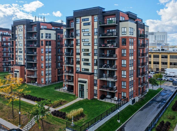 1085 Rue Yves-Blais, Lachenaie, Quebec J6V0C9
